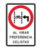 Señal de tránsito PREFERENCIA CICLISTAS AL VIRAR IZQUIERDA